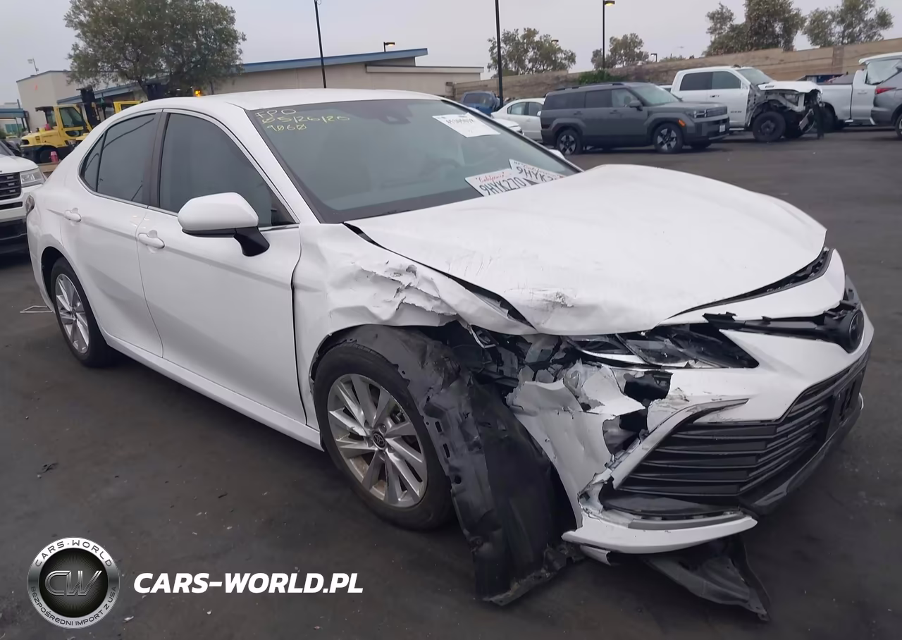 2024 Toyota Camry Le – zdjęcie 1 z 16