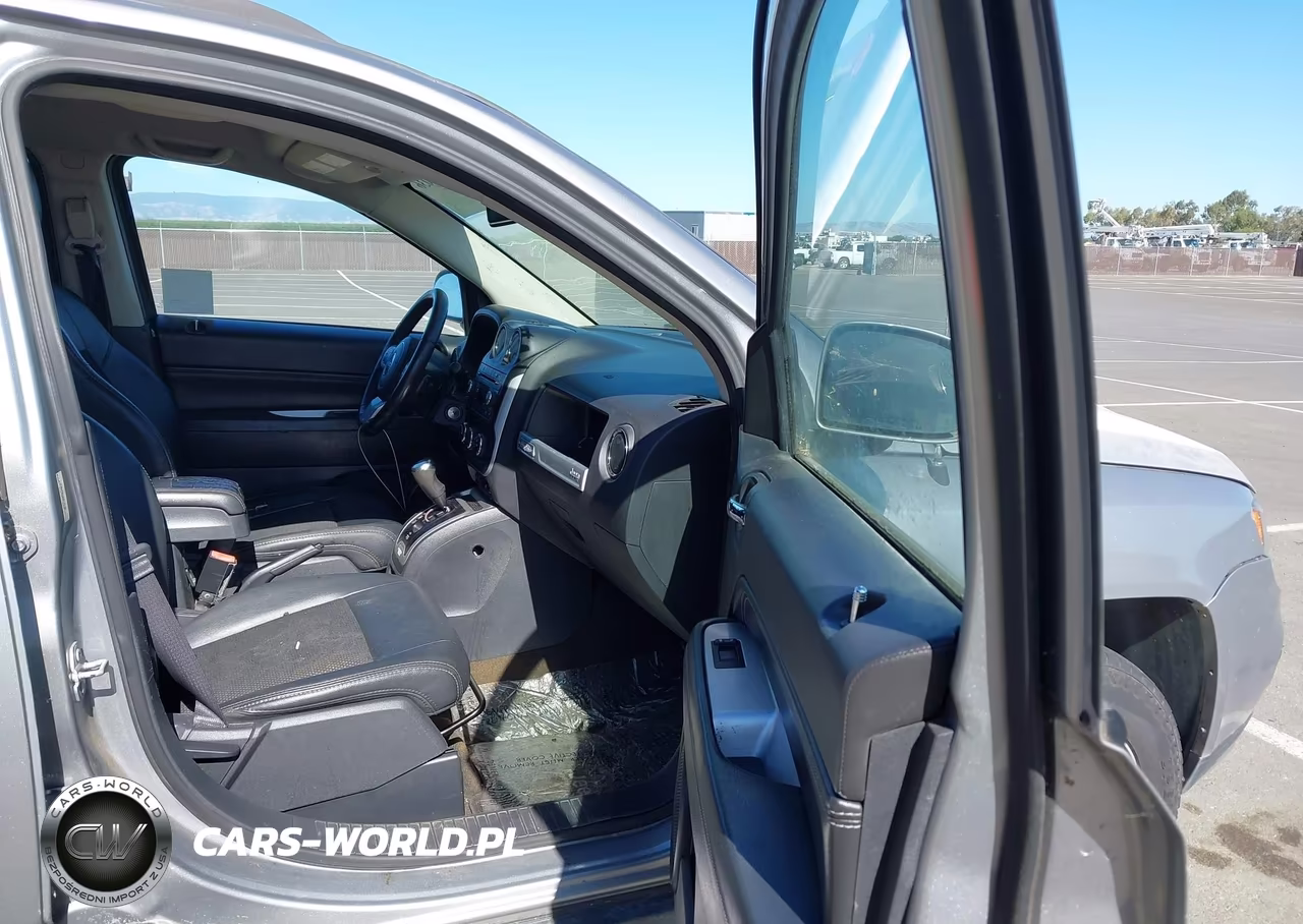 2017 Jeep Compass Latitude Fwd VIN:1C4NJCEA2HD115189 - 5