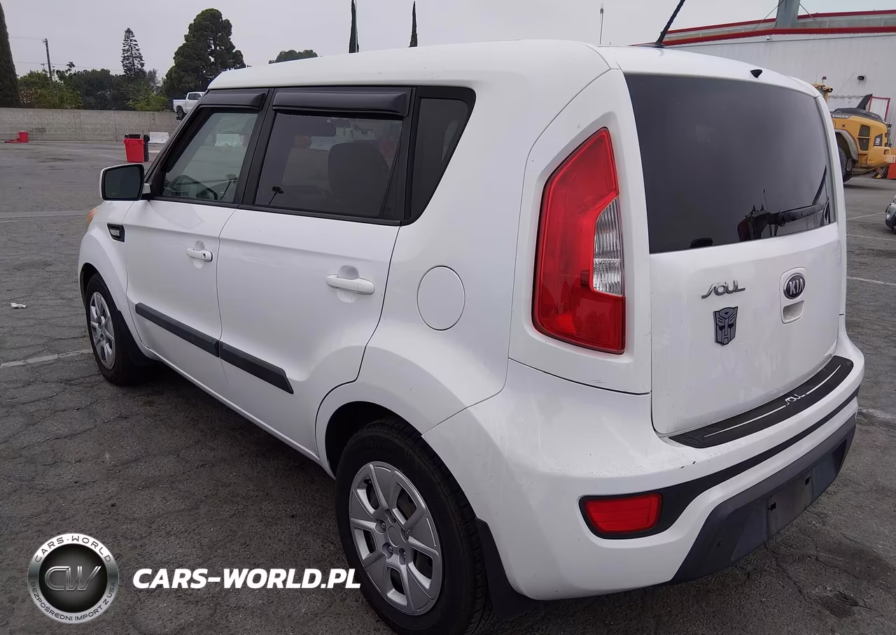 2013 Kia Soul VIN:KNDJT2A53D7754928 - 3
