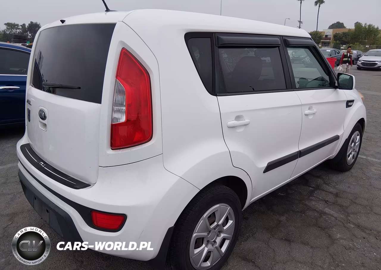 2013 Kia Soul VIN:KNDJT2A53D7754928 - 4