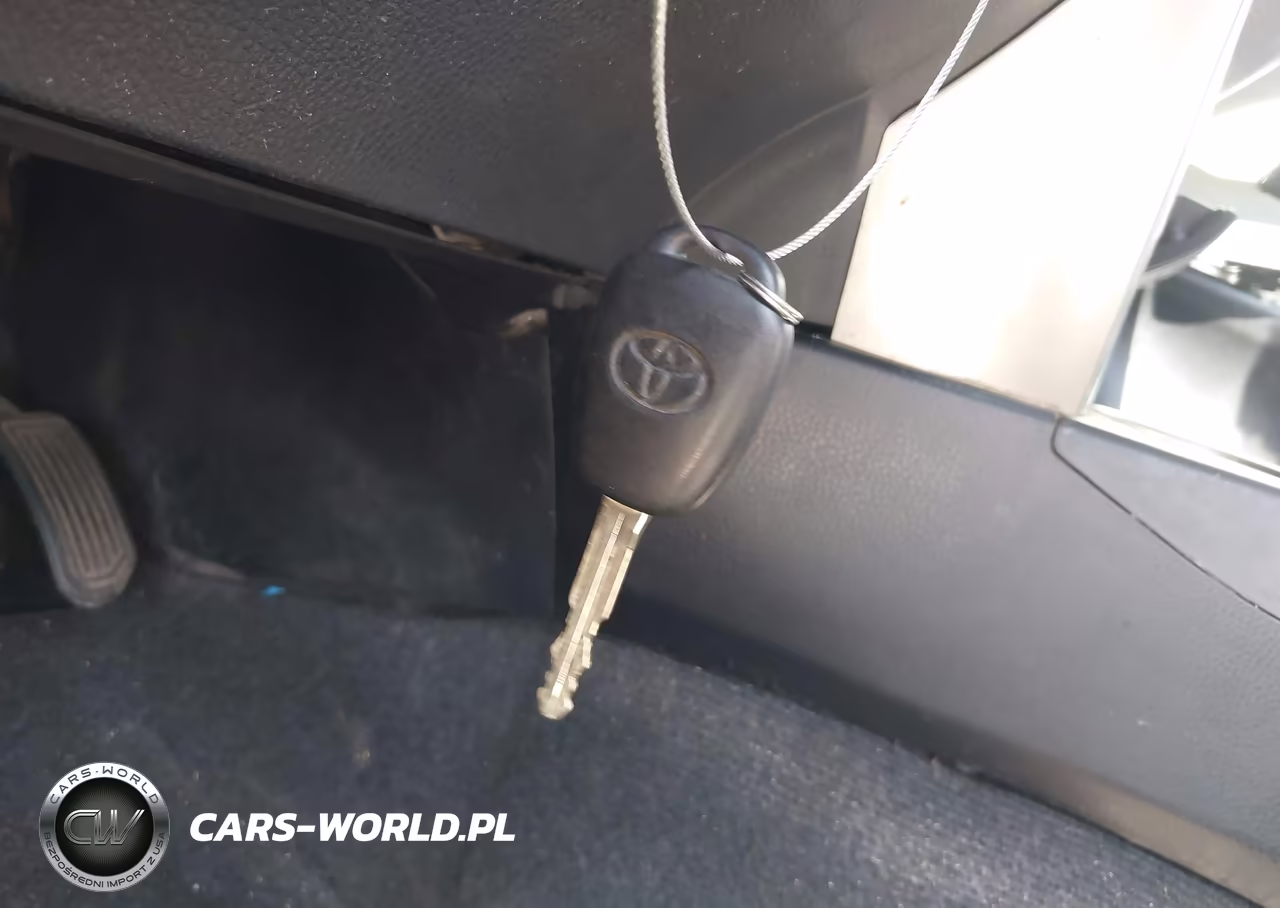 2015 Toyota Rav4 Le VIN:JTMBFREV6FD168811 - 11