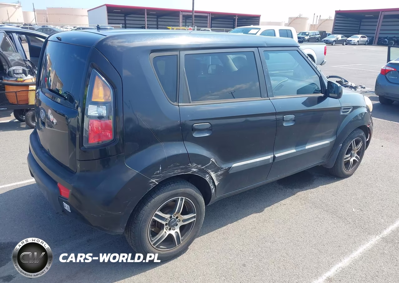 2010 Kia Soul + VIN:KNDJT2A26A7175837 - 4