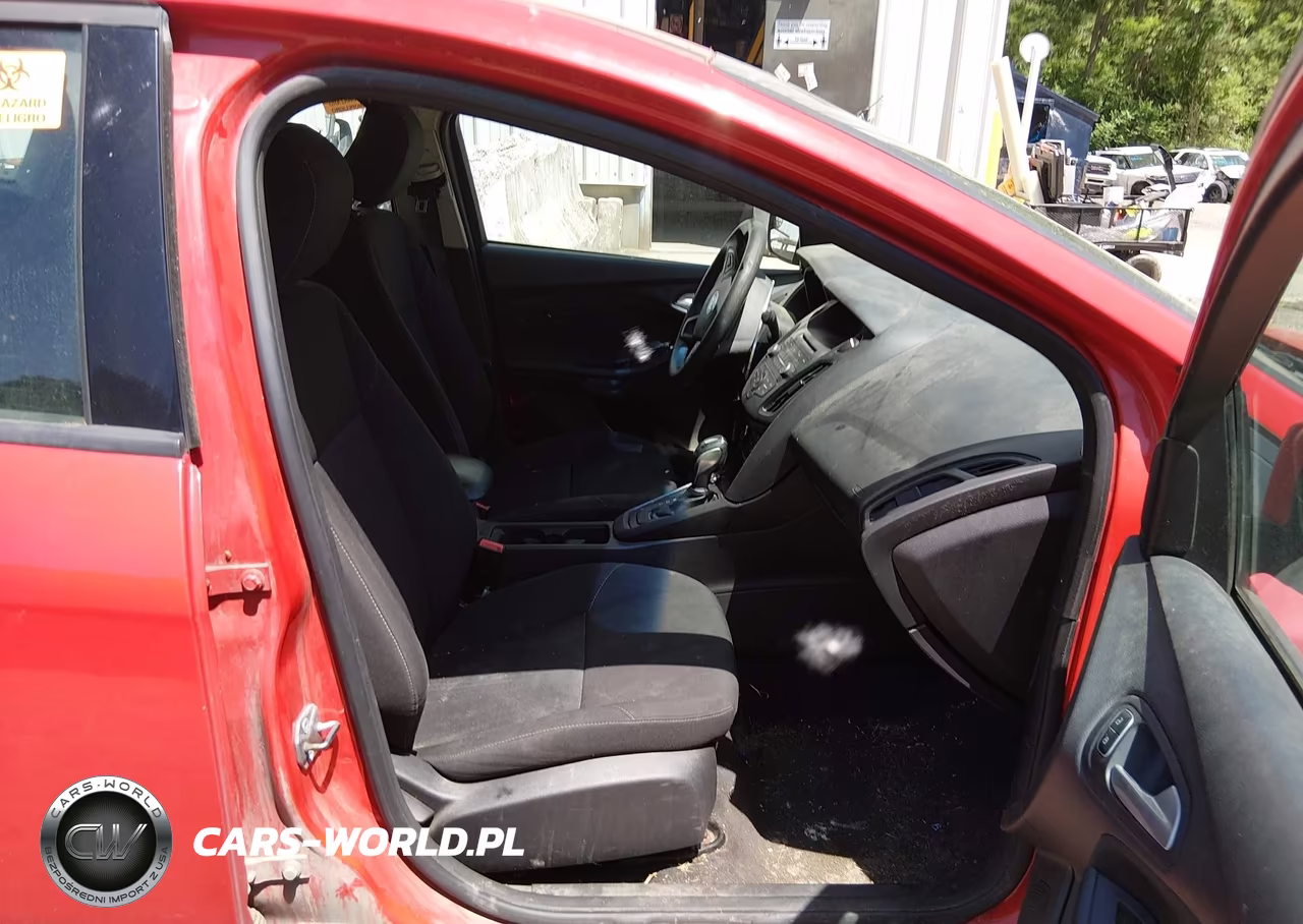 2015 Ford Focus Se VIN:1FADP3F20FL204009 - 5