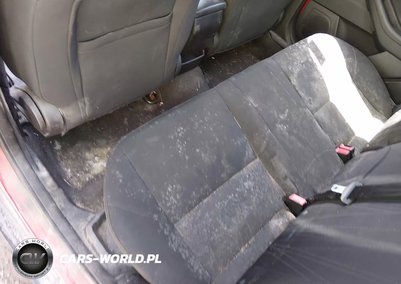 2015 Ford Focus Se VIN:1FADP3F20FL204009 - 6