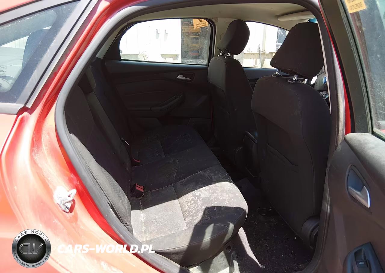 2015 Ford Focus Se VIN:1FADP3F20FL204009 - 8