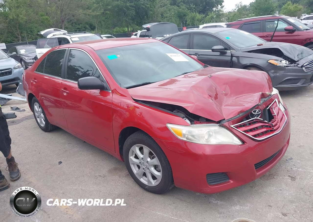 2011 Toyota Camry Le – zdjęcie 1 z 11