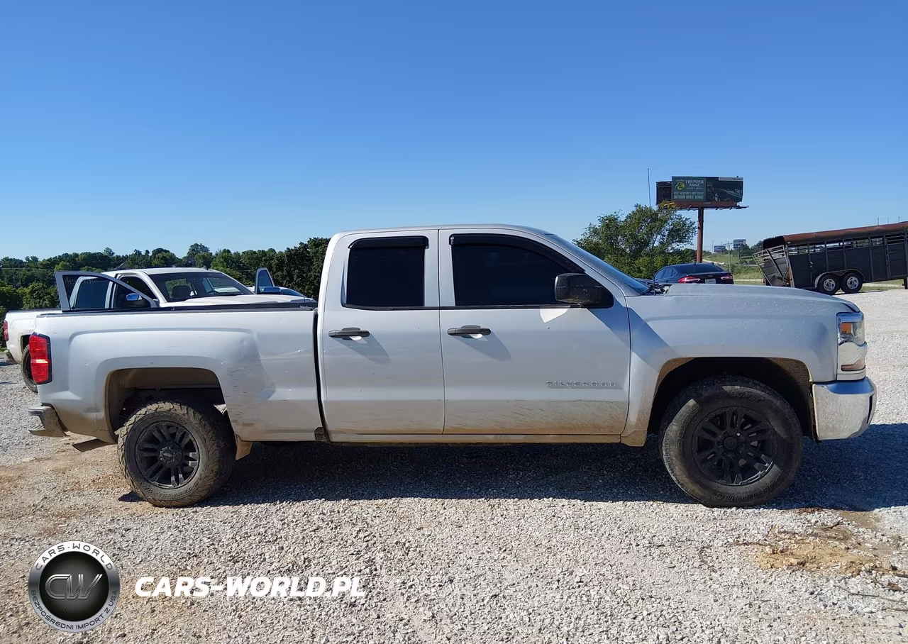 2018 Chevrolet Silverado 1500 Wt VIN:1GCRCNEH4JZ151642 - 13