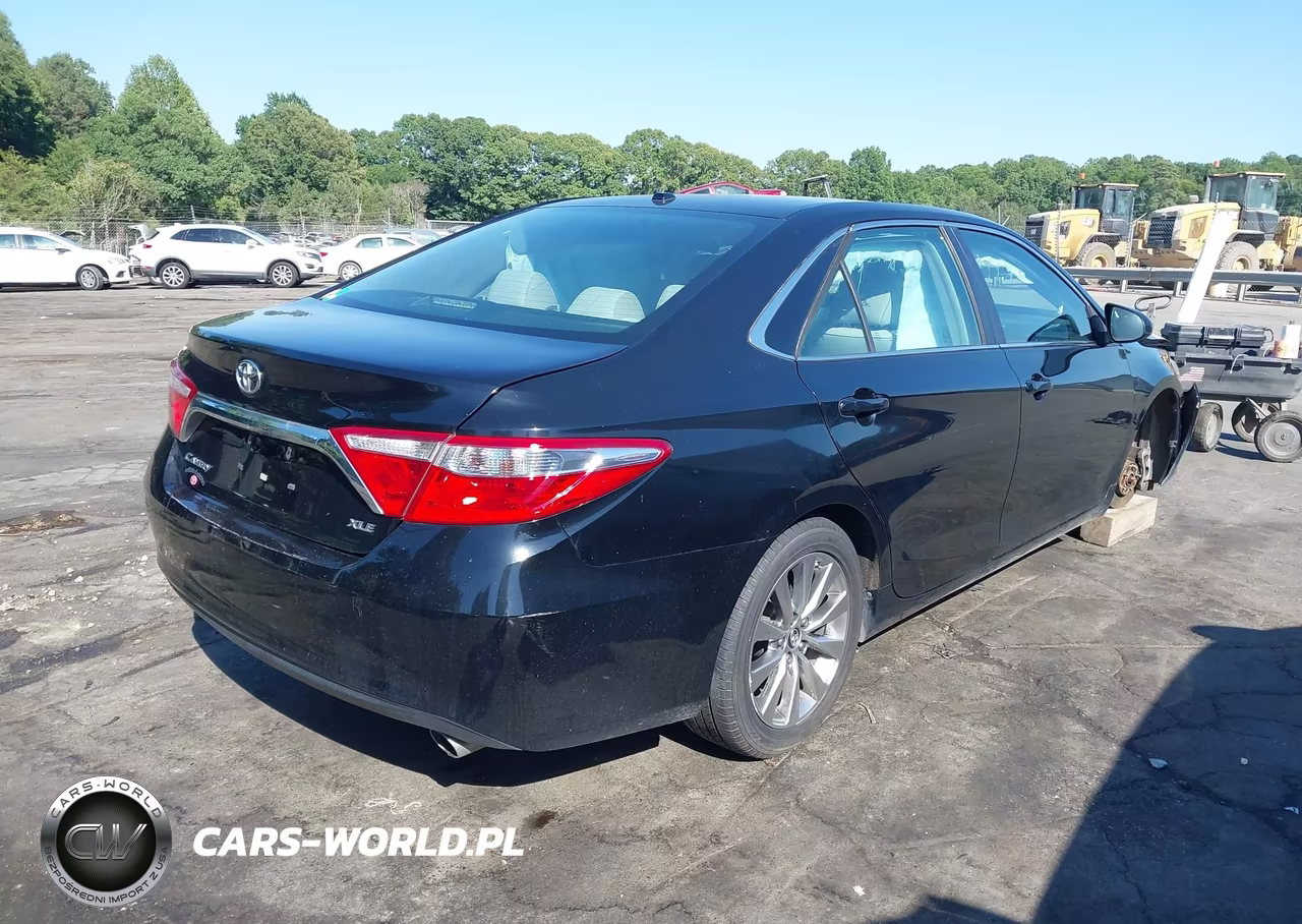 2017 Toyota Camry Xle VIN:4T1BF1FKXHU703322 - 4
