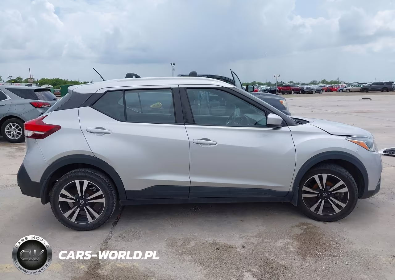 2018 Nissan Kicks Sv VIN:3N1CP5CU2JL497905 - 13
