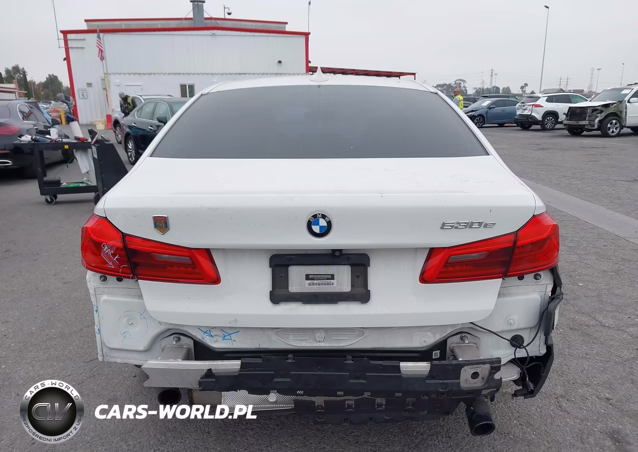 2019 BMW 530E Iperformance VIN:WBAJA9C50KB399400 - 17