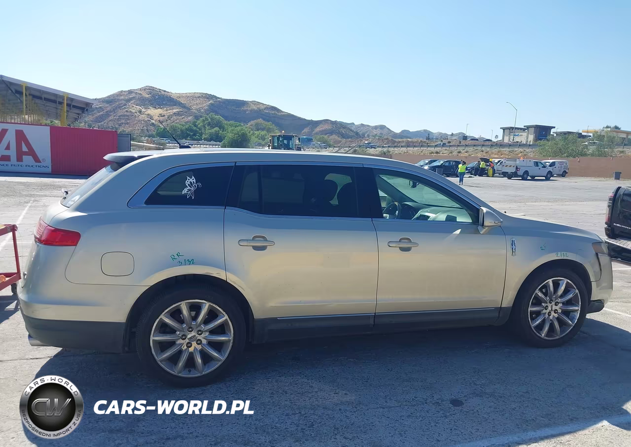 2011 Lincoln Mkt VIN:2LMHJ5FR3BBJ53699 - 13