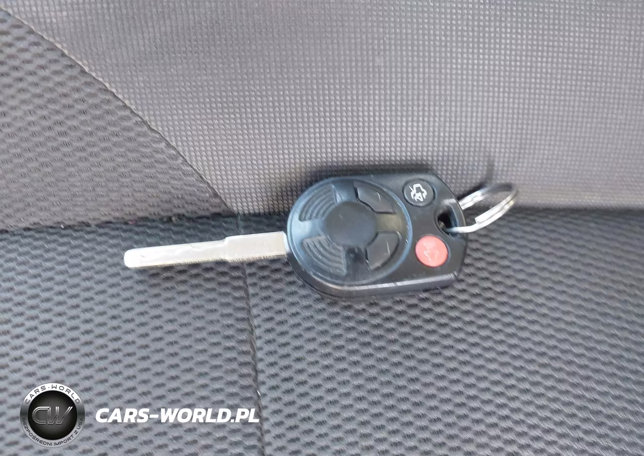 2013 Ford Focus S VIN:1FADP3E26DL180636 - 11
