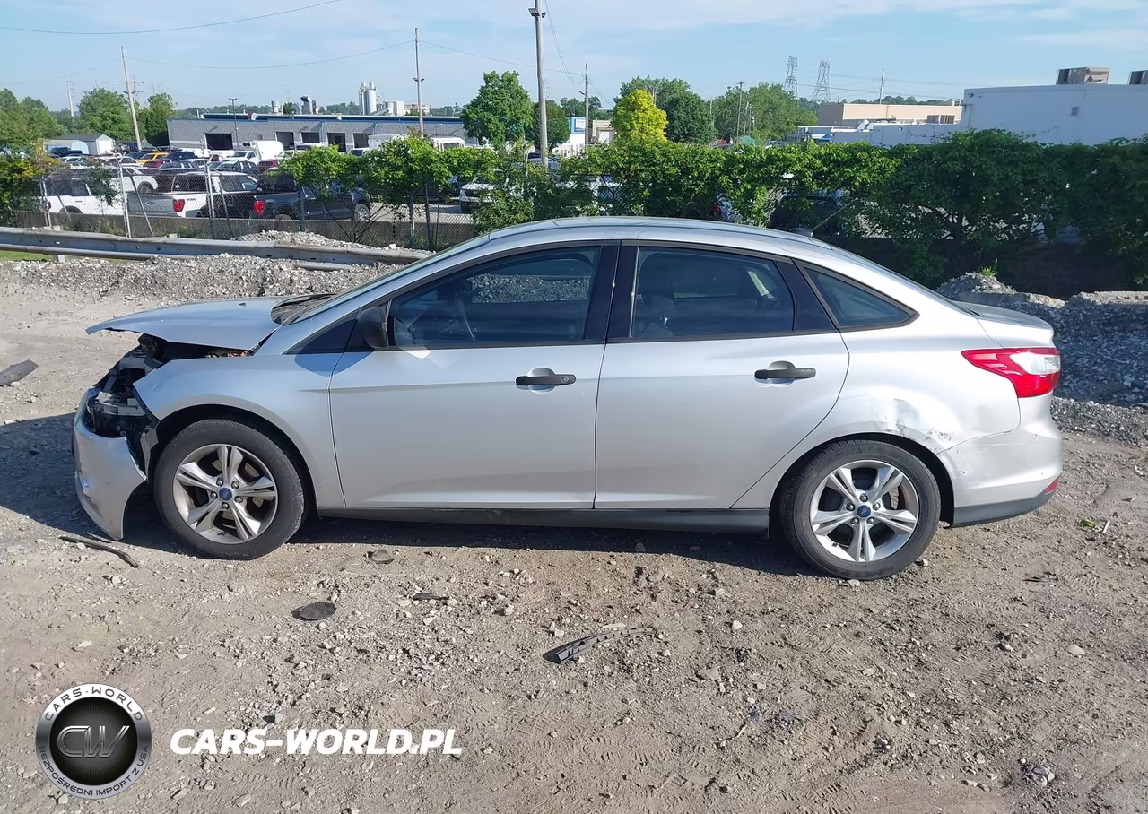 2013 Ford Focus S VIN:1FADP3E26DL180636 - 14