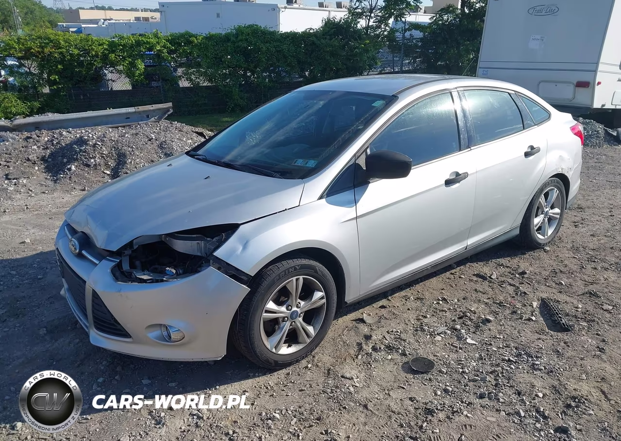 2013 Ford Focus S VIN:1FADP3E26DL180636 - 2