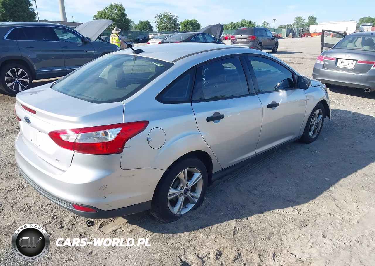 2013 Ford Focus S VIN:1FADP3E26DL180636 - 4