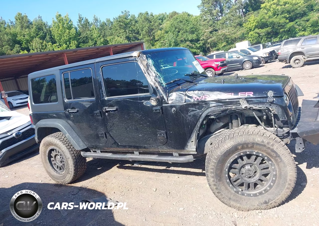 2015 Jeep Wrangler Unlimited Sport VIN:1C4BJWDG1FL506945 - 13