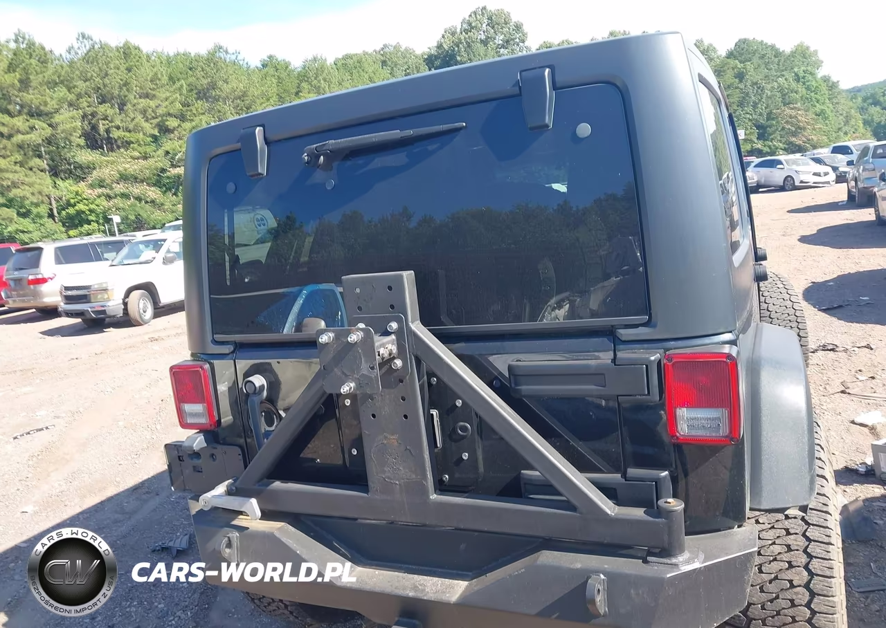 2015 Jeep Wrangler Unlimited Sport VIN:1C4BJWDG1FL506945 - 16