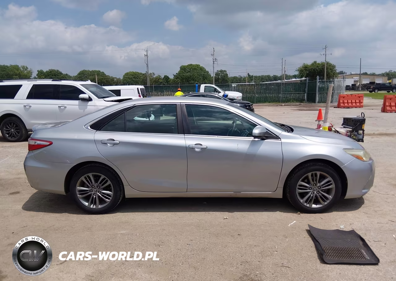 2015 Toyota Camry Se VIN:4T1BF1FK5FU947943 - 13