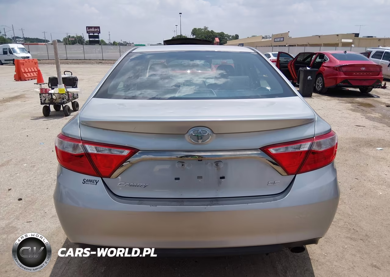 2015 Toyota Camry Se VIN:4T1BF1FK5FU947943 - 16