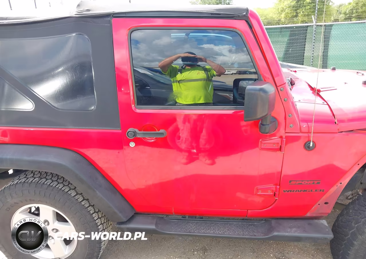 2015 Jeep Wrangler Sport VIN:1C4GJWAG6FL698115 - 14