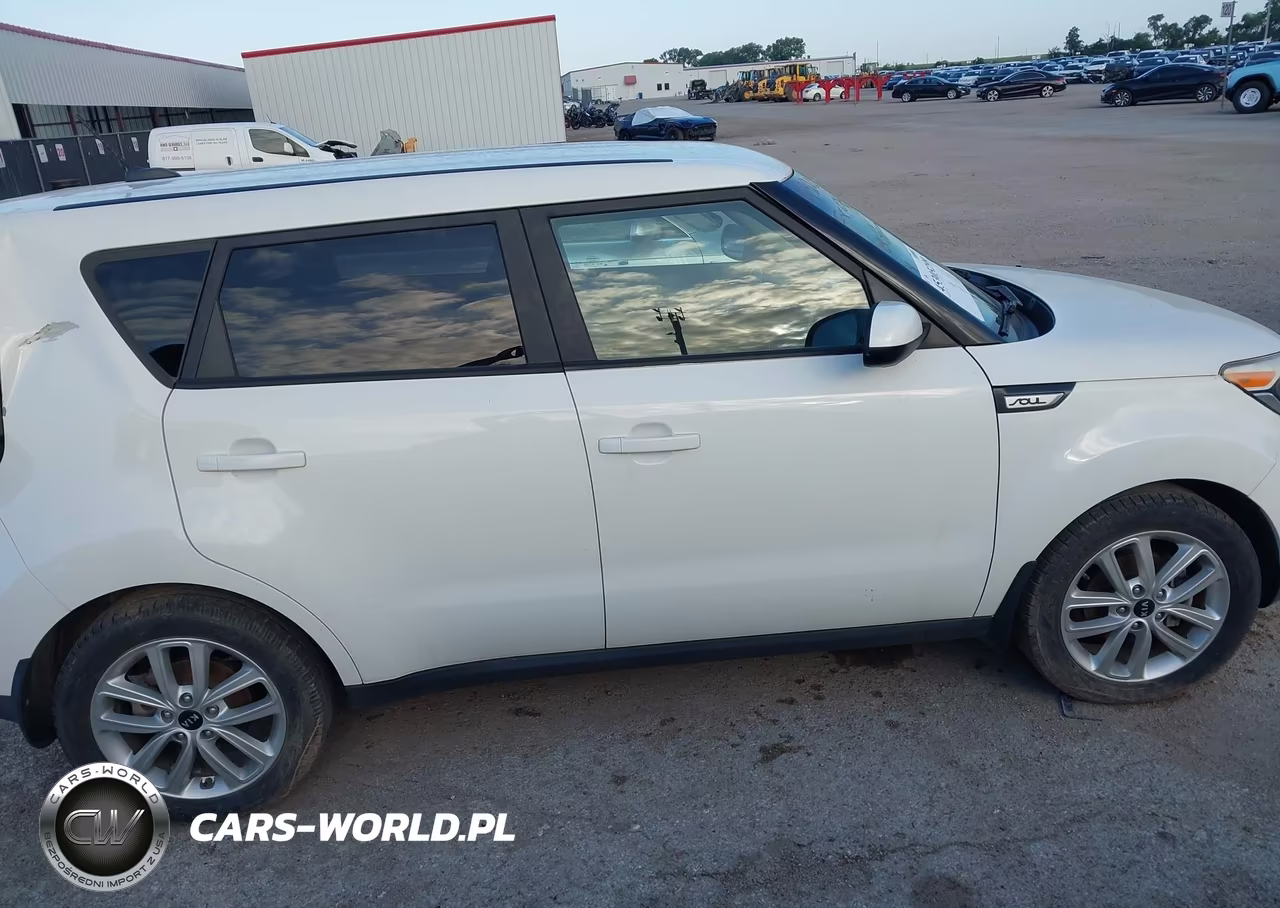 2018 Kia Soul + VIN:KNDJP3A51J7559724 - 13
