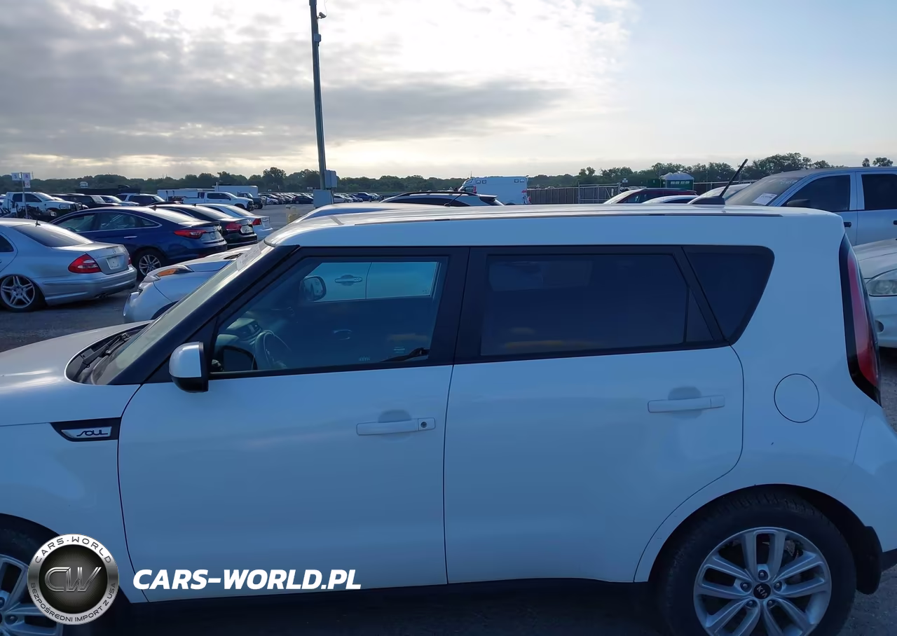 2018 Kia Soul + VIN:KNDJP3A51J7559724 - 14