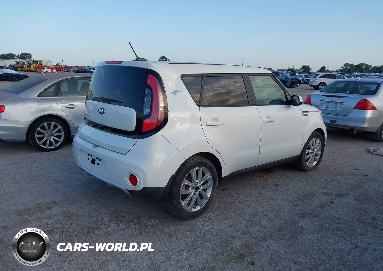 2018 Kia Soul + VIN:KNDJP3A51J7559724 - 4