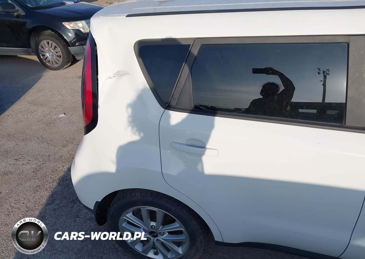 2018 Kia Soul + VIN:KNDJP3A51J7559724 - 6