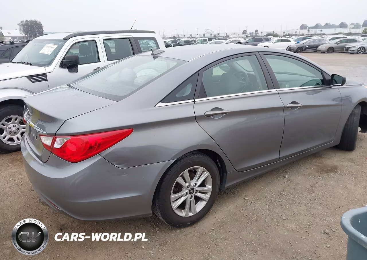 2012 Hyundai Sonata Gls VIN:5NPEB4AC6CH407585 - 4
