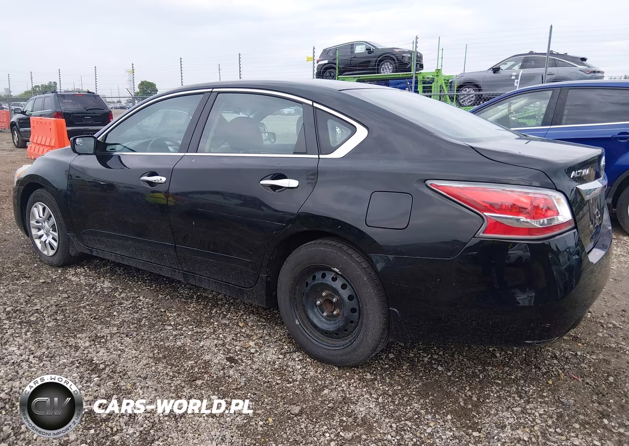 2015 Nissan Altima 2.5 S VIN:1N4AL3AP4FC452491 - 3