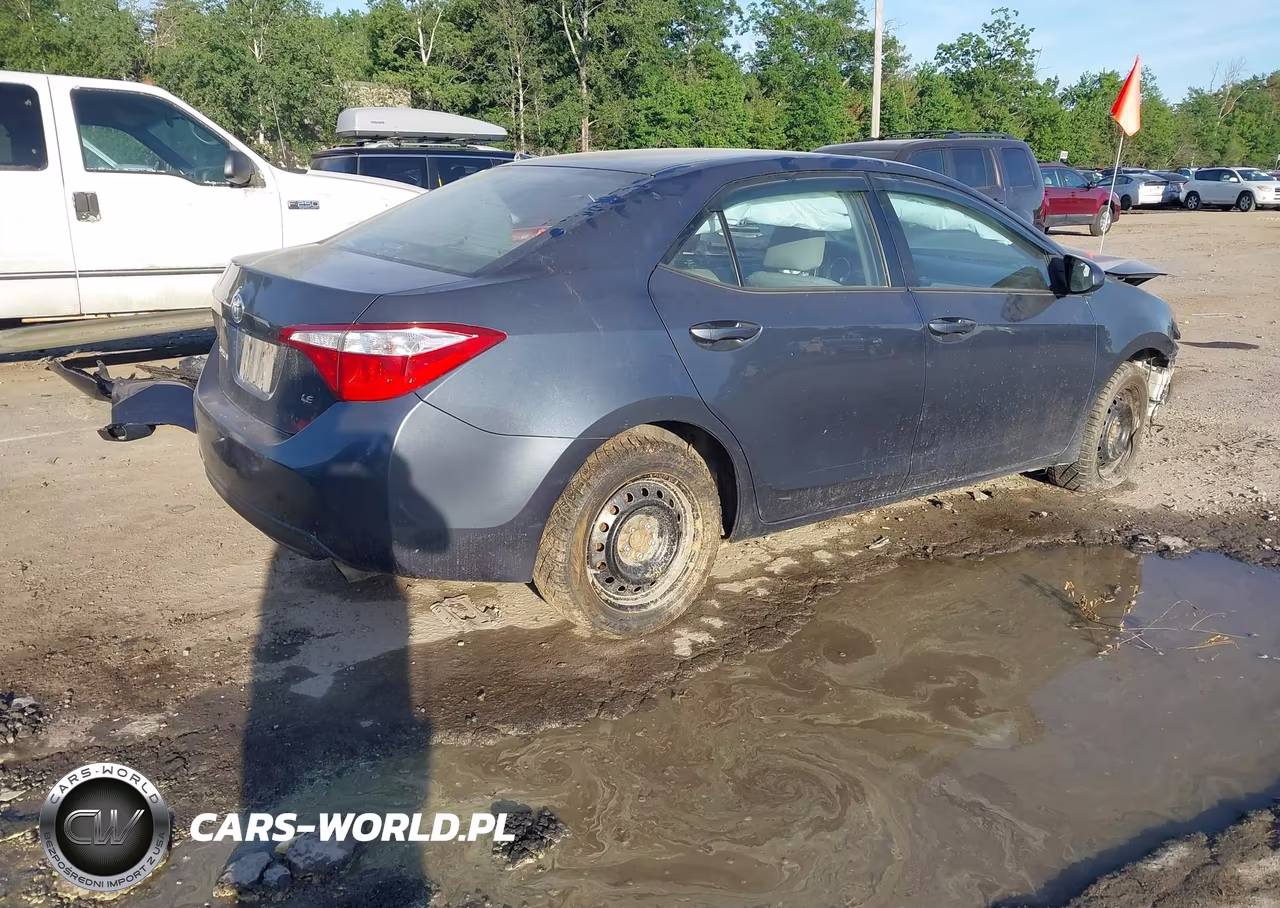 2015 Toyota Corolla Le VIN:2T1BURHE8FC362822 - 4