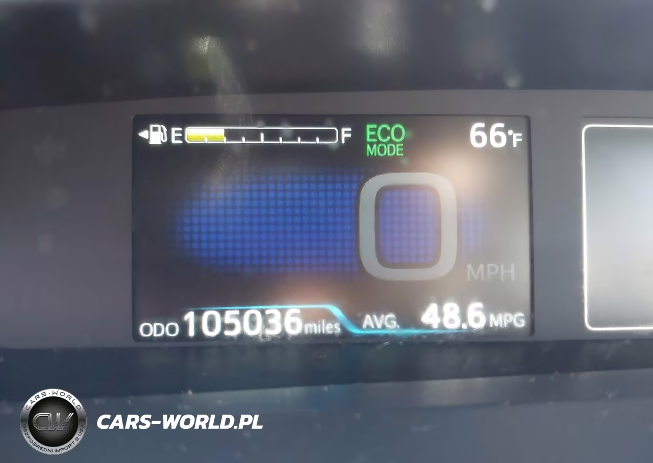 2018 Toyota Prius Three Touring VIN:JTDKARFU4J3059475 - 15