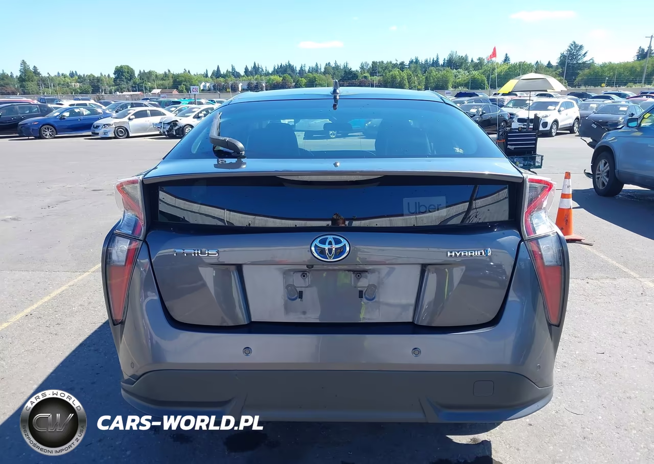 2018 Toyota Prius Three Touring VIN:JTDKARFU4J3059475 - 16