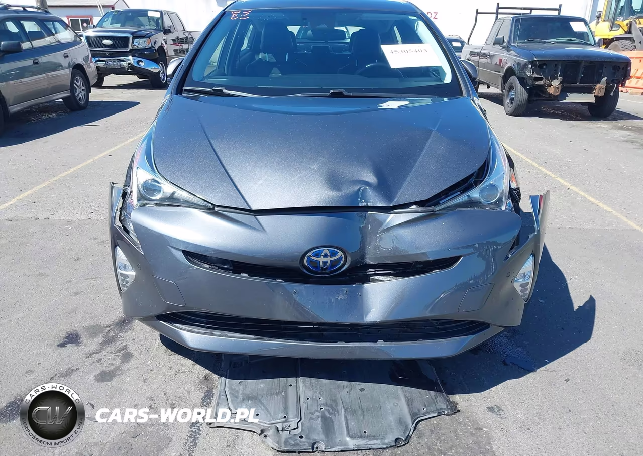 2018 Toyota Prius Three Touring VIN:JTDKARFU4J3059475 - 6