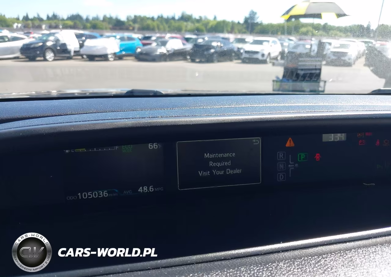 2018 Toyota Prius Three Touring VIN:JTDKARFU4J3059475 - 7