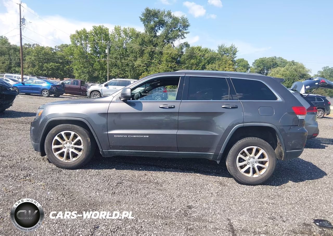 2015 Jeep Grand Cherokee Laredo VIN:1C4RJFAG4FC106560 - 15
