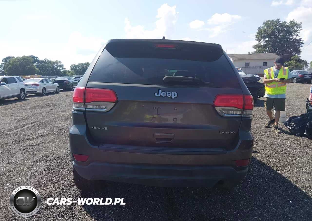 2015 Jeep Grand Cherokee Laredo VIN:1C4RJFAG4FC106560 - 17