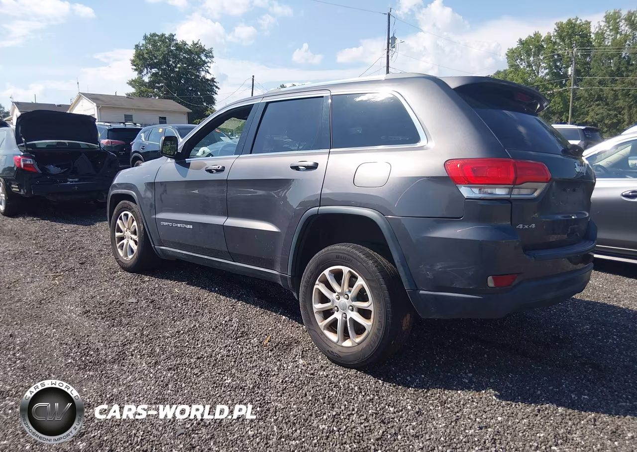 2015 Jeep Grand Cherokee Laredo VIN:1C4RJFAG4FC106560 - 3