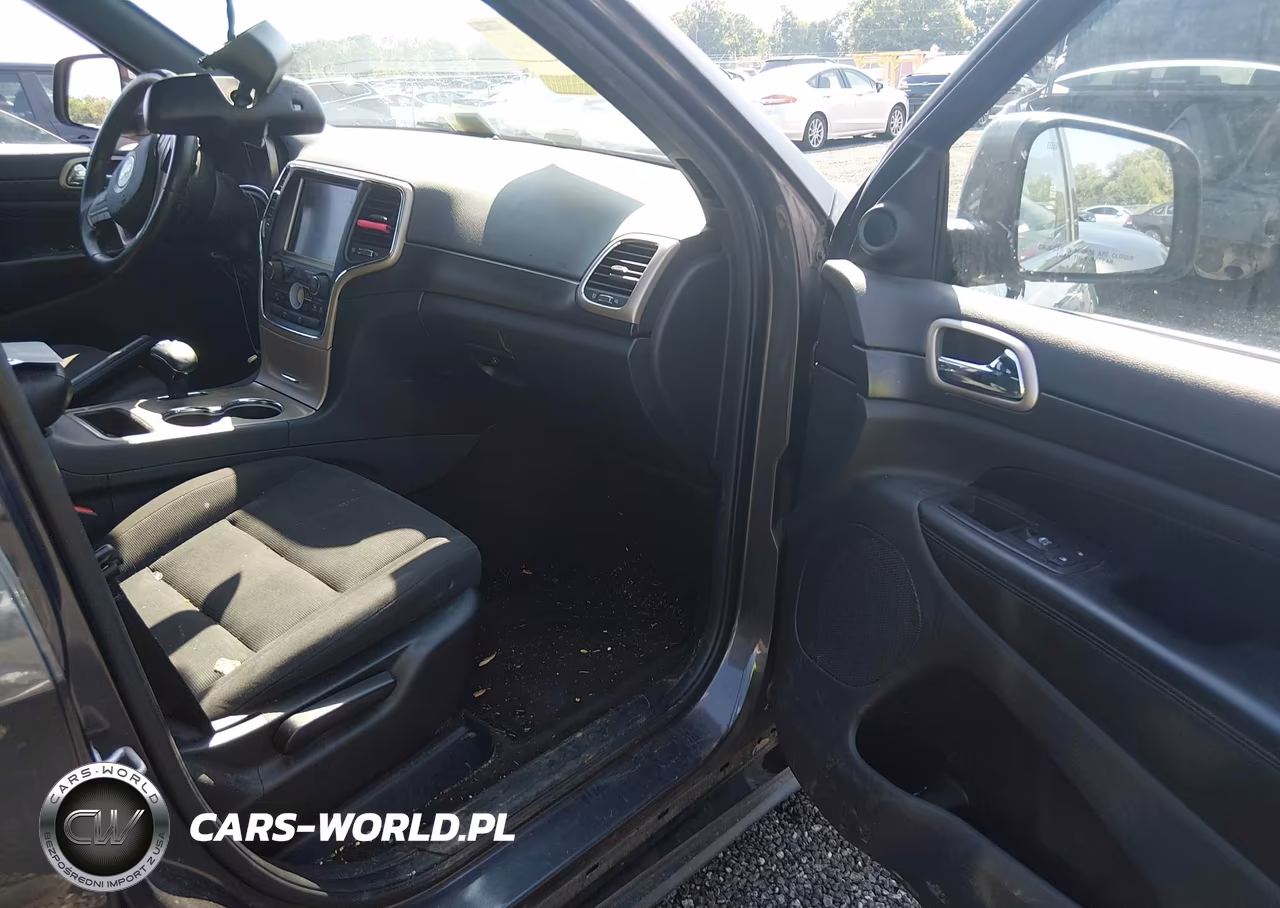 2015 Jeep Grand Cherokee Laredo VIN:1C4RJFAG4FC106560 - 5