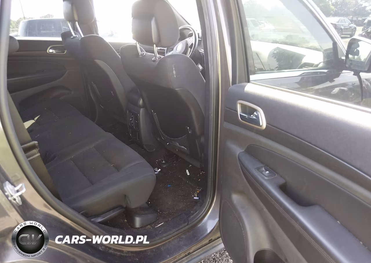 2015 Jeep Grand Cherokee Laredo VIN:1C4RJFAG4FC106560 - 8