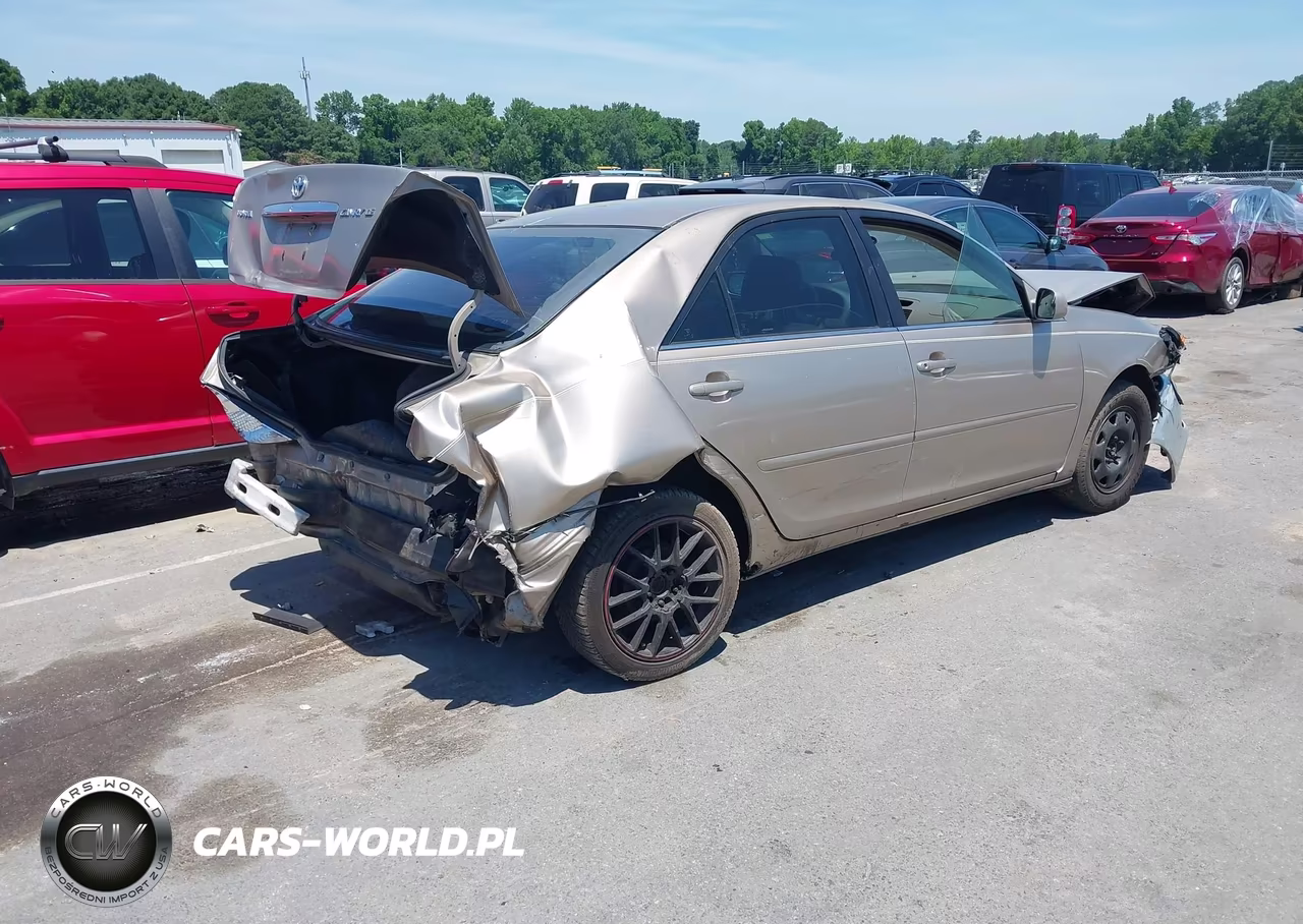 2003 Toyota Camry Le VIN:4T1BE32K53U153329 - 4