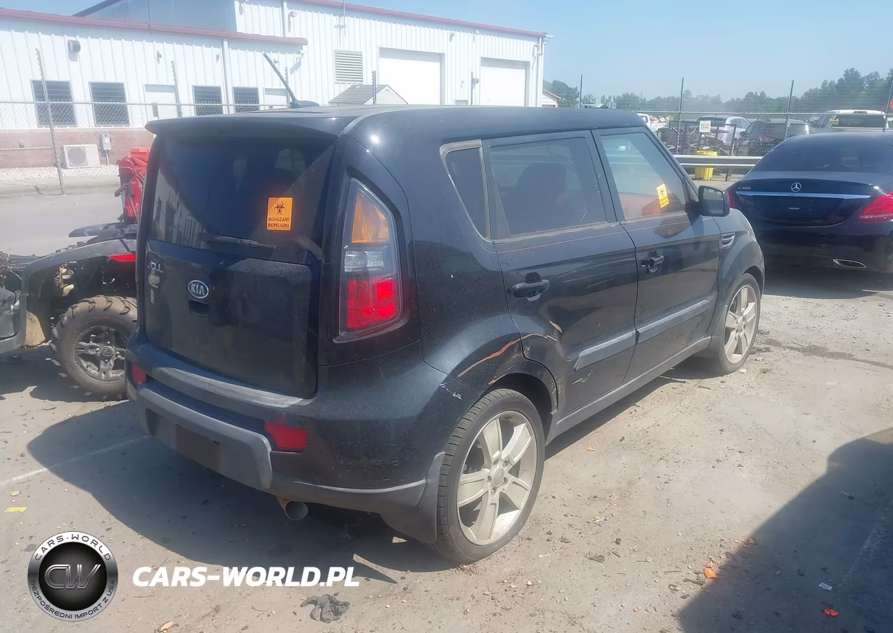 2011 Kia Soul Sport VIN:KNDJT2A2XB7214060 - 4