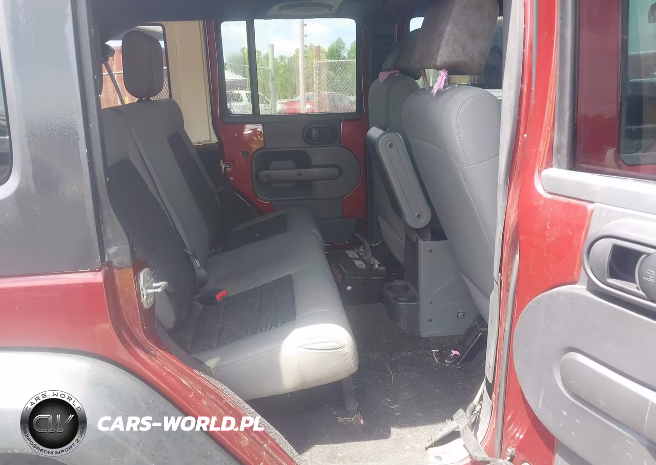 2008 Jeep Wrangler Unlimited X VIN:1J4GA39108L585286 - 8