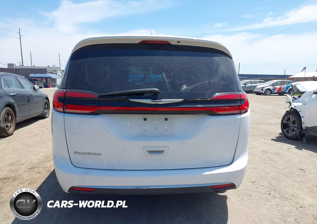 2022 Chrysler Pacifica Touring L VIN:2C4RC1BG0NR223490 - 16