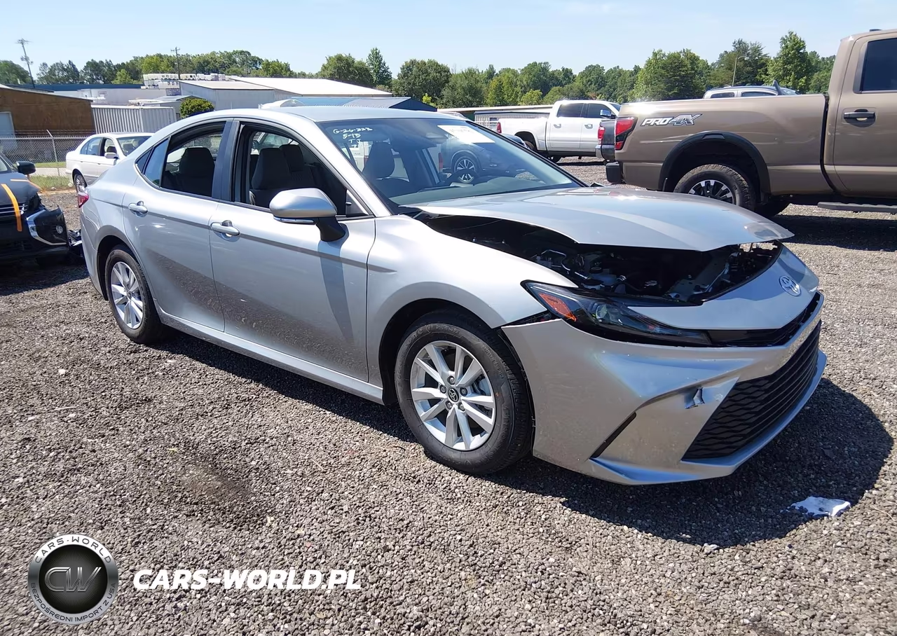 2026 Toyota Camry Le – zdjęcie 1 z 16