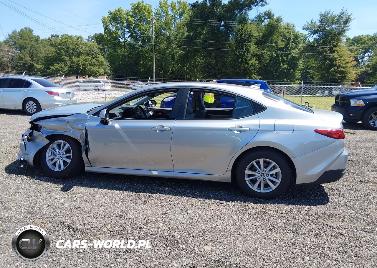 2026 Toyota Camry Le VIN:4T1DAACK4TU237133 - 14