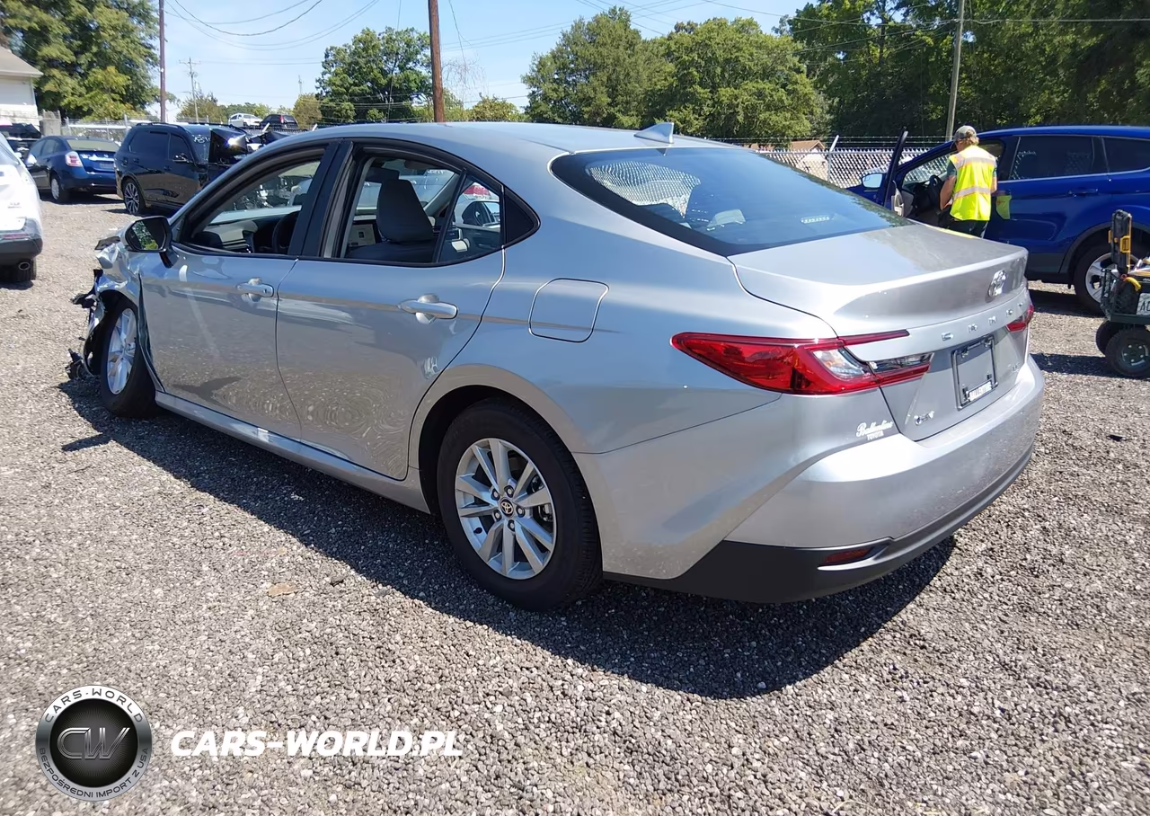 2026 Toyota Camry Le VIN:4T1DAACK4TU237133 - 3