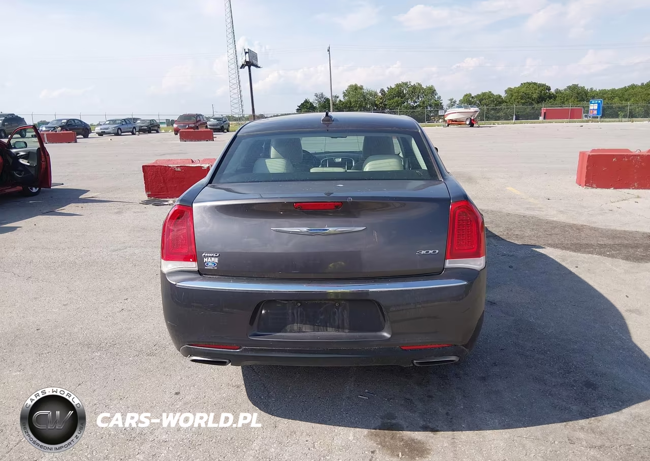 2018 Chrysler 300 Limited Awd VIN:2C3CCAKG4JH137741 - 16
