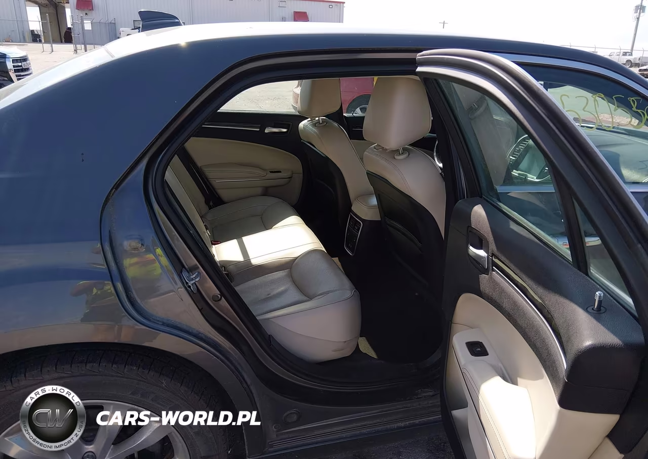 2018 Chrysler 300 Limited Awd VIN:2C3CCAKG4JH137741 - 8