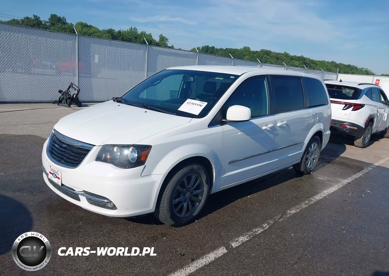 2015 Chrysler Town & Country S VIN:2C4RC1HG4FR590949 - 2